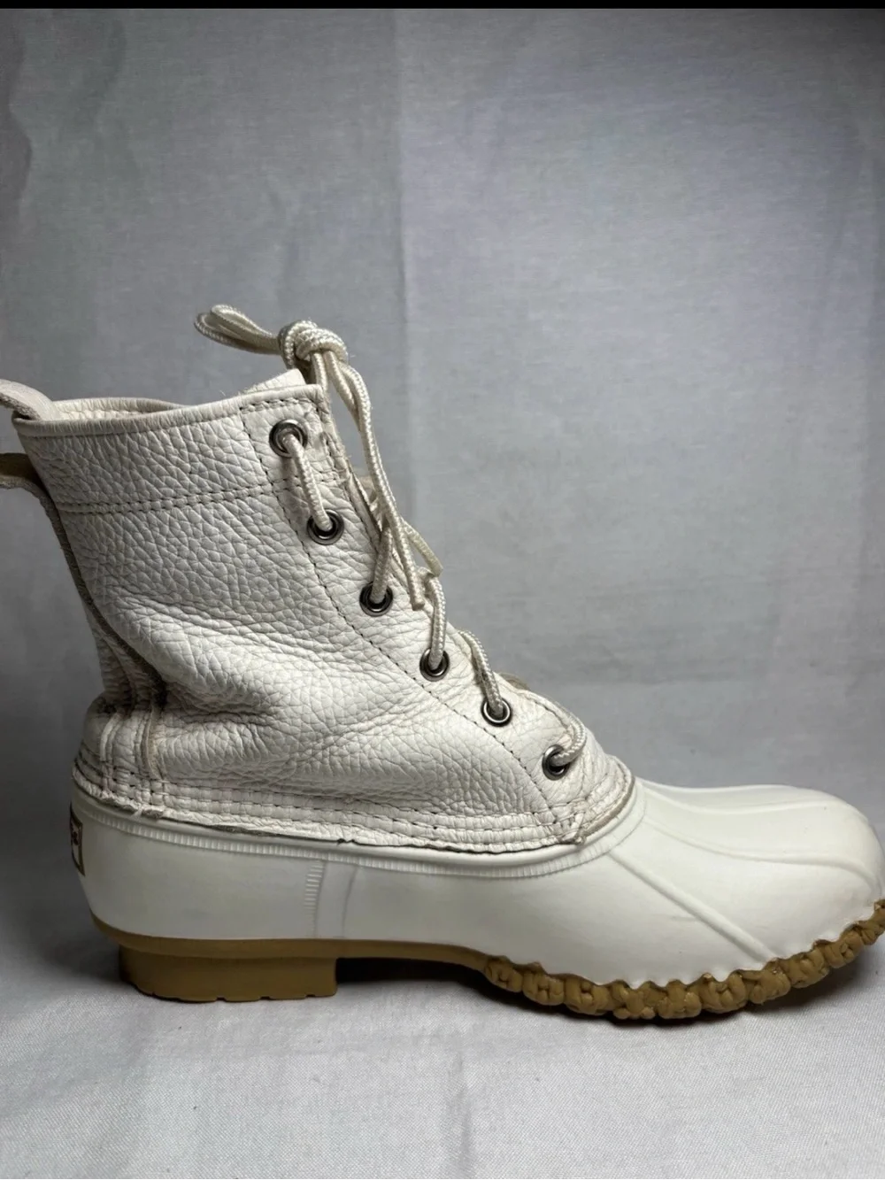 L.L. Bean Women's Off-White Lace-Up Duck Boots with Tan Sole women’s 9.5 men’s 8